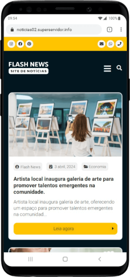 Visualização do portal Noticias 02 em um smartphone mostrando a adaptação perfeita do layout.